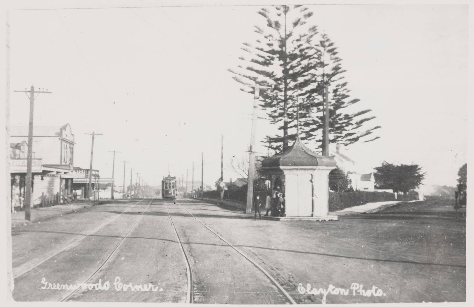 Greenwoods Corner, Manukau Road and Pah Road, circa 1900-1919, with tram approaching